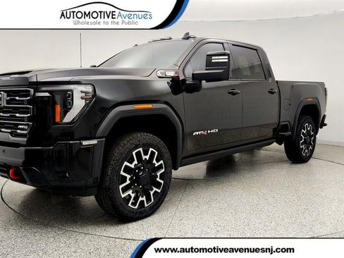 Used 2025 GMC Sierra 2500 AT4 w/ AT4 Premium Plus Package AWD/4WD image 1