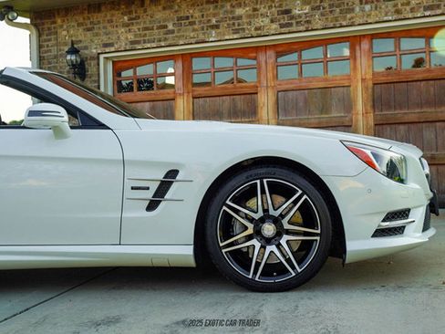Used 2015 Mercedes-Benz SL 550 image 9