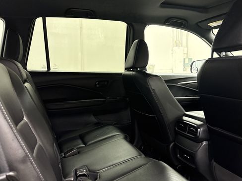 Used 2025 Honda Passport EX-L image 21