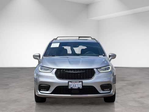Used 2021 Chrysler Pacifica Touring w/ S Appearance Package FWD image 10