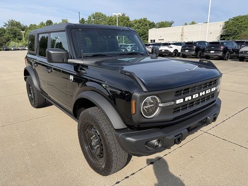 Used 2026 Ford Bronco Big Bend w/ Black Diamond Package AWD/4WD image 2