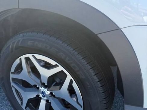 Used 2024 Subaru Forester Premium AWD/4WD image 9
