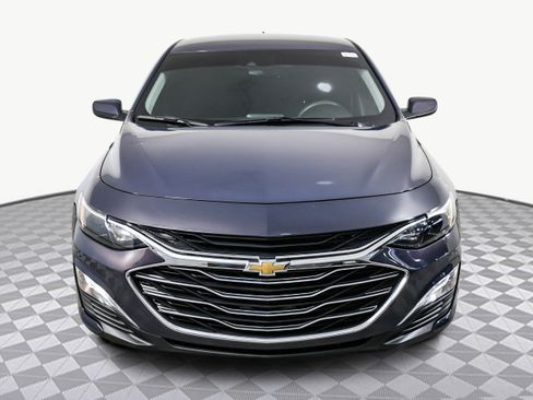 Used 2025 Chevrolet Malibu LS image 2