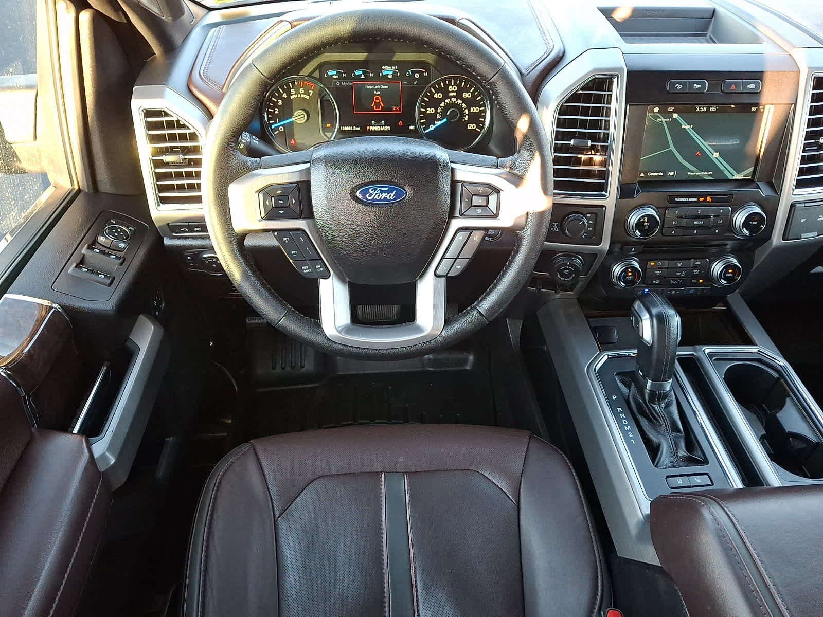 Used 2016 Ford F150 Platinum w/ Equipment Group 701A Luxury AWD/4WD image 13