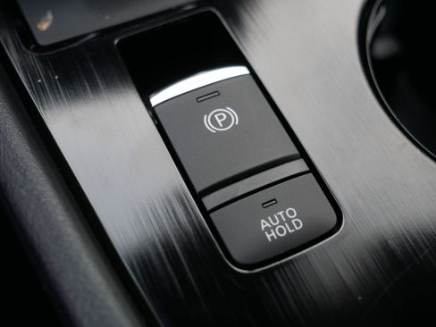 Certified 2023 Nissan Rogue SV image 32