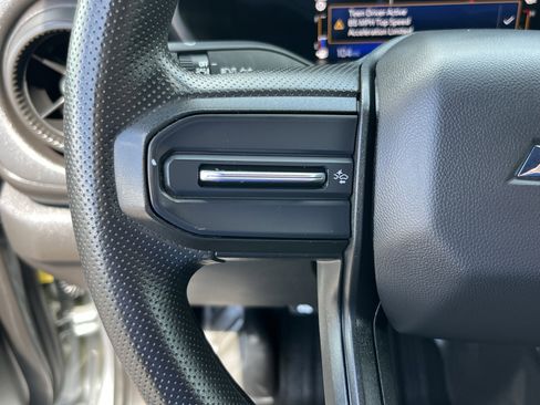 Used 2023 Chevrolet Colorado W/T RWD image 17