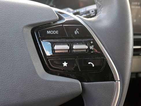 Certified 2023 Kia Niro EX image 22