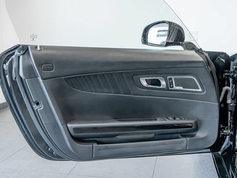 Used 2018 Mercedes-Benz AMG GT Roadster image 12