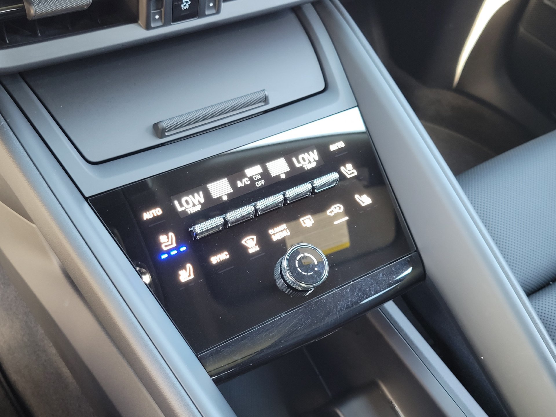 Used 2025 Porsche Macan Electric RWD image 19