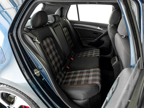 Used 2018 Volkswagen GTI SE FWD image 32