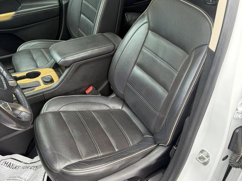 Used 2018 GMC Acadia Denali w/ Technology Package AWD/4WD image 19