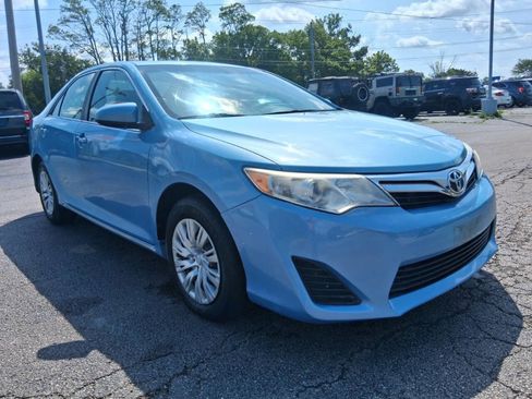 Used 2012 Toyota Camry LE FWD image 3