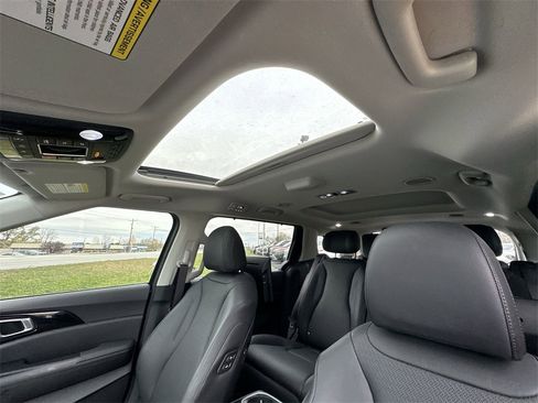 Used 2026 Kia Carnival SX Prestige image 14