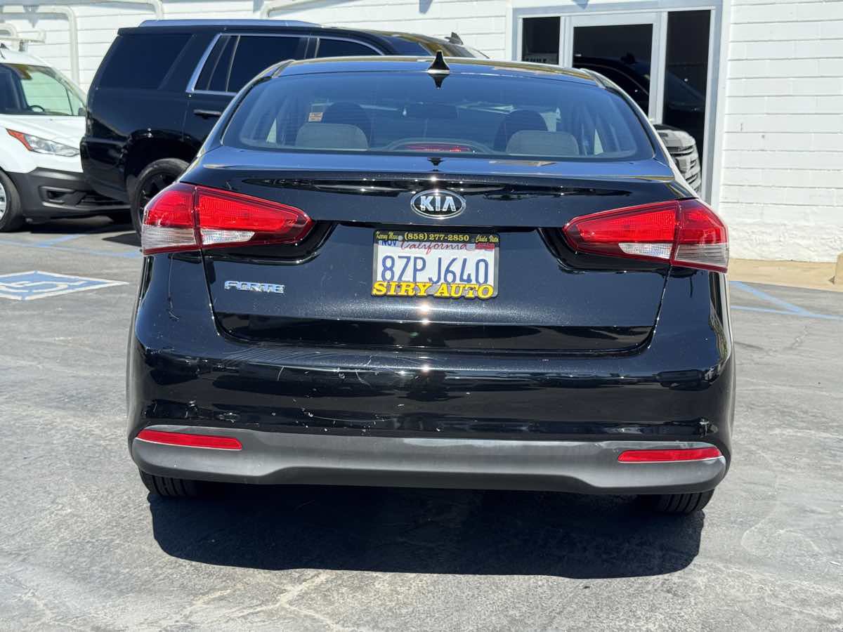 Used 2017 Kia Forte LX FWD image 10