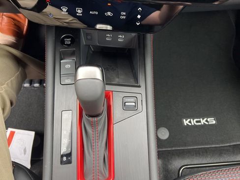 New 2025 Nissan Kicks SR image 17