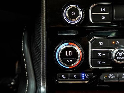 Used 2023 GMC Yukon Denali Ultimate AWD/4WD image 29