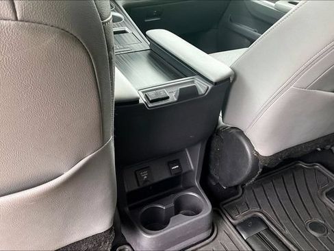Used 2022 Toyota Sienna Limited AWD/4WD image 33
