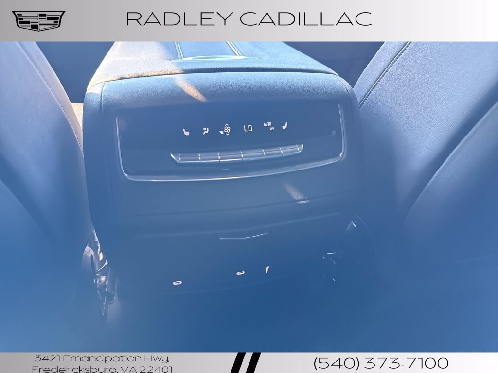 Used 2022 Cadillac Escalade ESV Sport AWD/4WD image 13