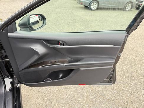 Used 2021 Toyota Camry SE image 37