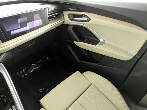 New 2025 Audi Q5 Prestige image 11