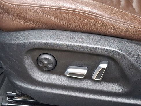 Used 2018 Audi Q3 2.0T Premium Plus w/ Premium Plus Package image 26