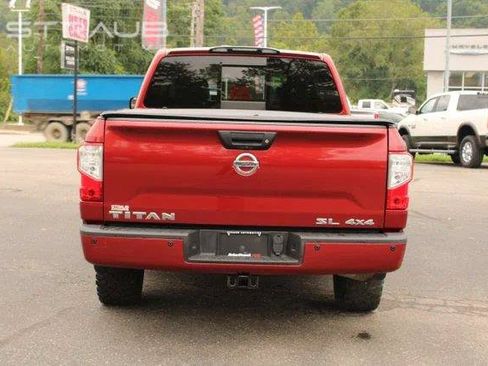 Used 2018 Nissan Titan SL AWD/4WD image 7