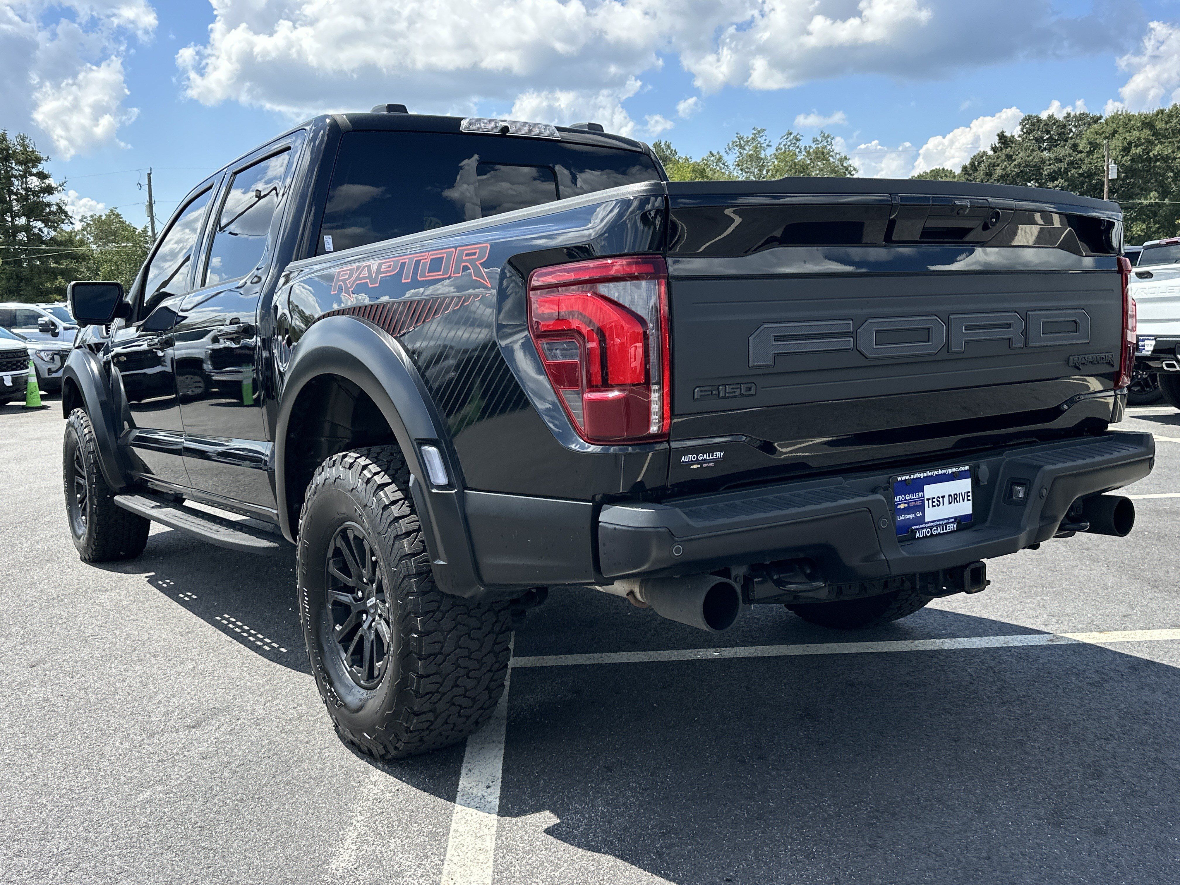 Used 2025 Ford F150 Raptor AWD/4WD image 8