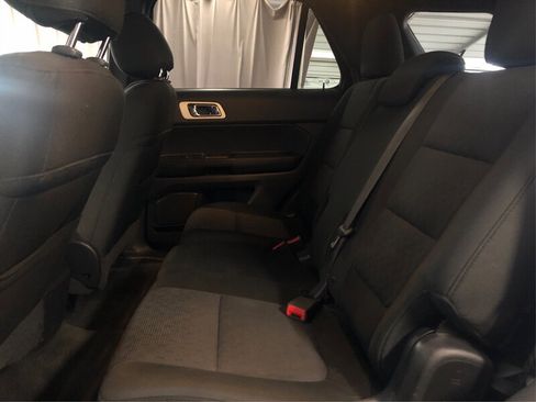 Used 2015 Ford Explorer XLT w/ Equipment Group 201B image 10