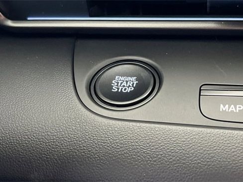 New 2025 Hyundai Elantra SEL image 22
