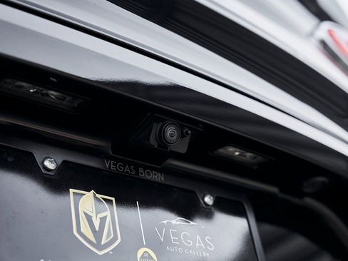 Used 2023 Bentley Bentayga Extended Wheelbase image 14