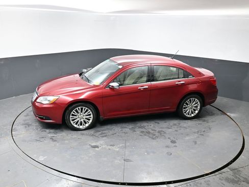 Used 2013 Chrysler 200 Limited image 17
