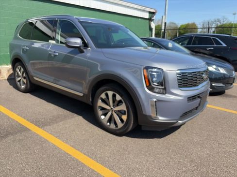Used 2020 Kia Telluride S AWD/4WD image 3