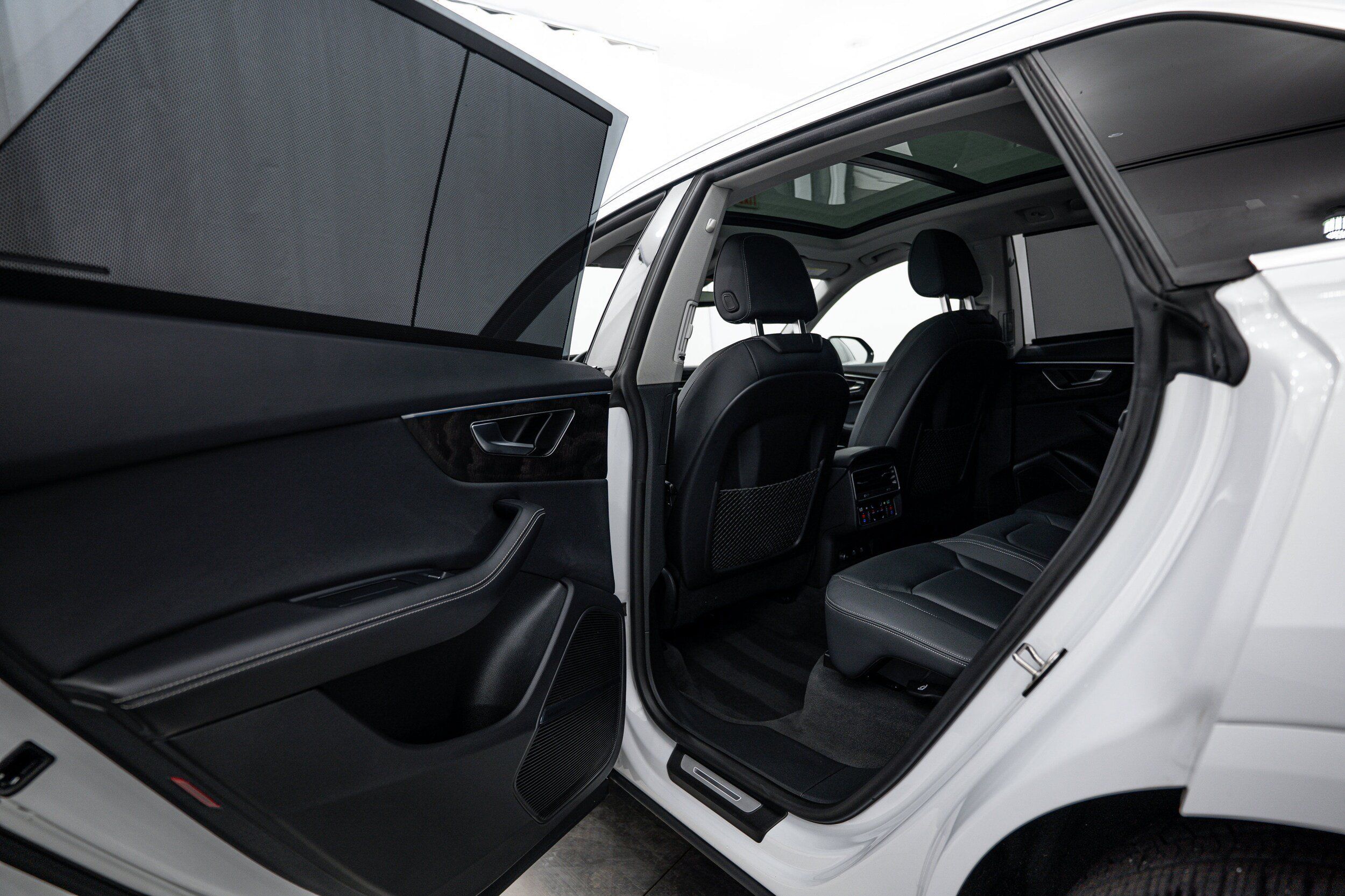 Certified 2023 Audi Q8 Prestige w/ Prestige Package AWD/4WD image 18