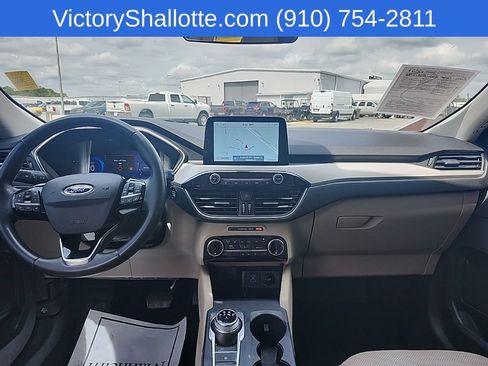 Used 2022 Ford Escape SEL w/ Technology Package FWD image 4