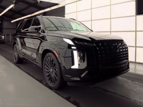 Used 2025 Hyundai Palisade Calligraphy AWD/4WD image 2