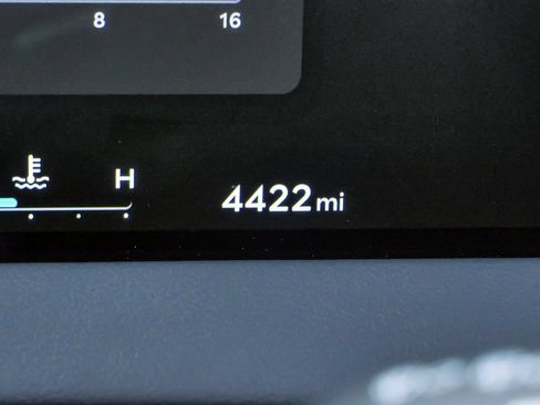 Certified 2026 Genesis GV70 2.5T Sport Prestige AWD/4WD image 23