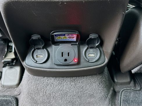 Used 2020 Hyundai Santa Fe Limited image 17