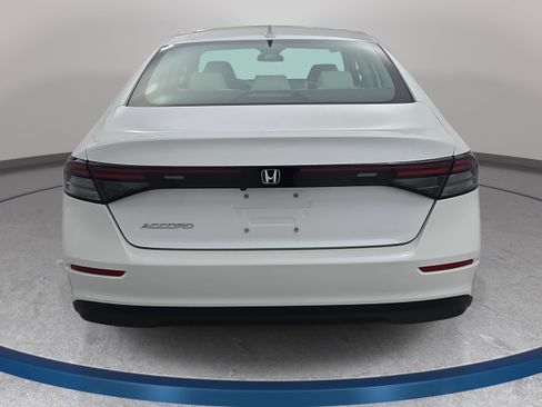 Used 2023 Honda Accord EX image 6