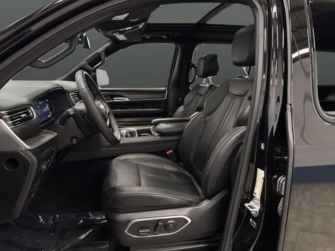 Certified 2024 Jeep Wagoneer L Series III w/ Premium Group I image 4