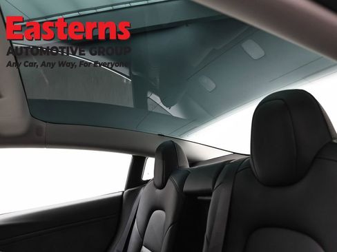 Used 2019 Tesla Model 3 Standard Range image 32