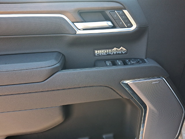Used 2026 Chevrolet Silverado 1500 High Country w/ High Country Premium Package AWD/4WD image 12