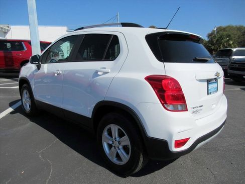 Certified 2022 Chevrolet Trax LT w/ LT Convenience Package image 7