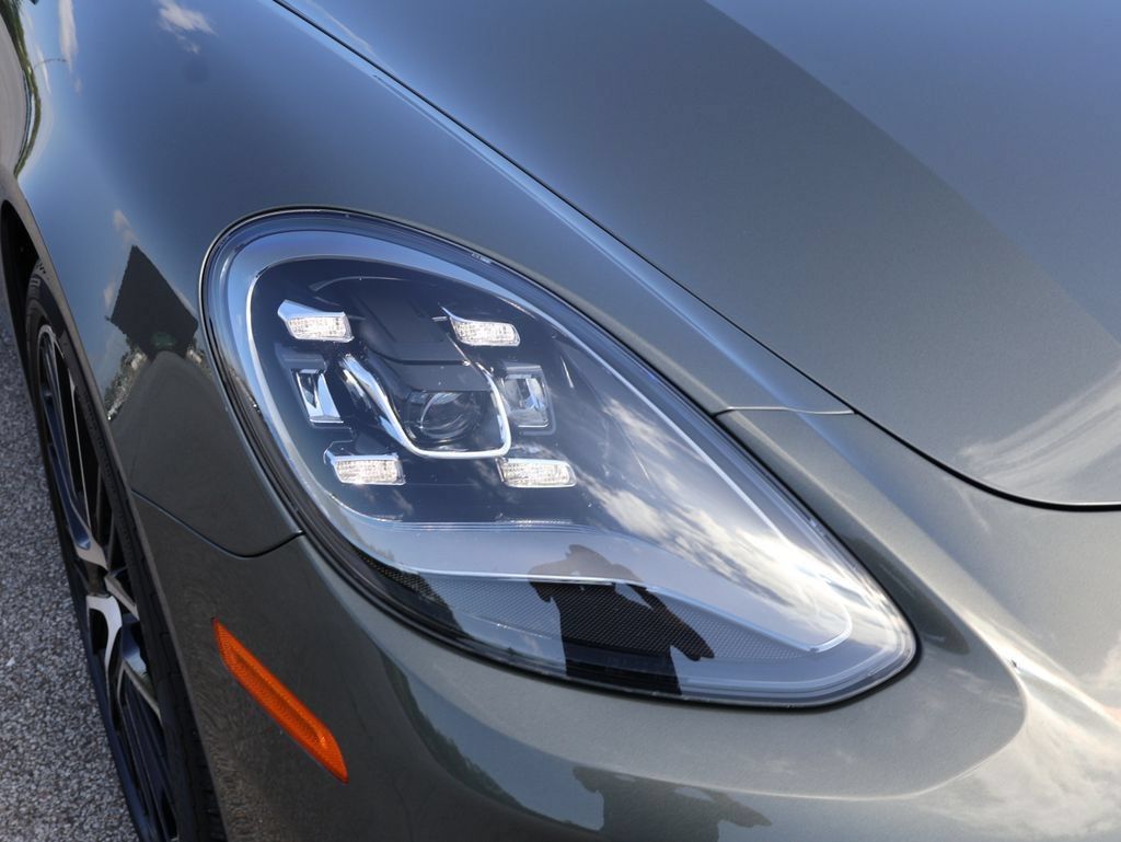 Used 2023 Porsche Panamera 4 Platinum Edition AWD/4WD image 12