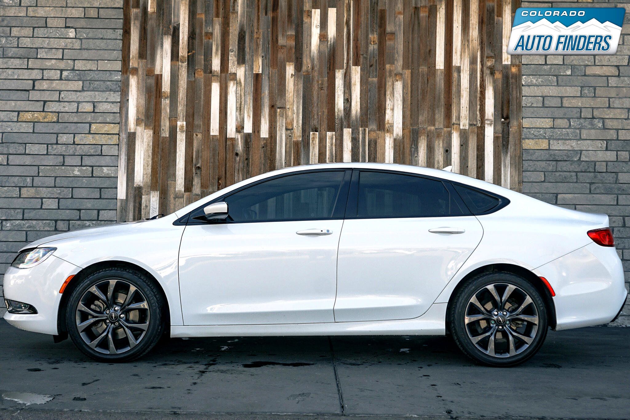 Used 2015 Chrysler 200 S w/ Navigation & Sound Group I AWD/4WD image 2