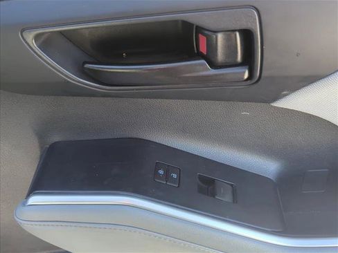 Used 2024 Toyota Highlander LE image 26