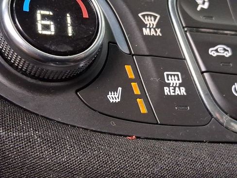 Used 2021 Chevrolet Malibu LT image 28