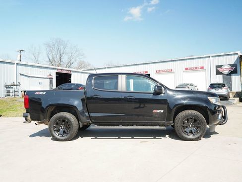 Used 2019 Chevrolet Colorado Z71 w/ Z71 Midnight Edition image 3