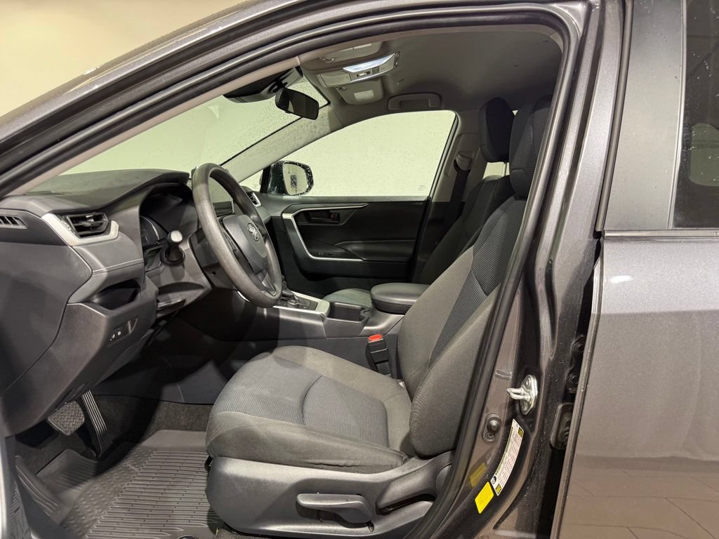 Certified 2025 Toyota RAV4 LE AWD/4WD image 14