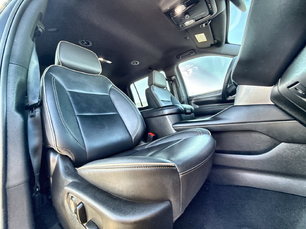 Used 2024 GMC Yukon XL SLT RWD image 27