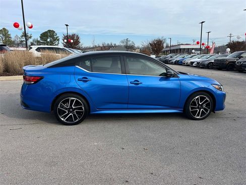 Certified 2025 Nissan Sentra SR image 3